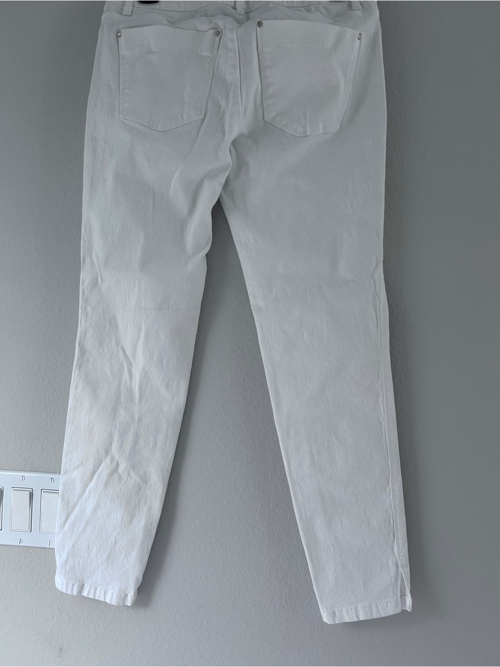 White House Black Market
The Sculpt High Rise Skinny Ankle Jeans

NOTE: Worn 2x